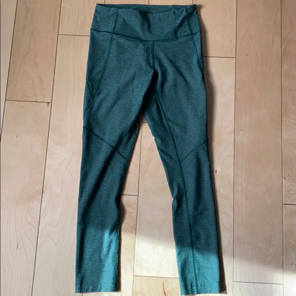 Outdoor voices 3/4 warm up pant